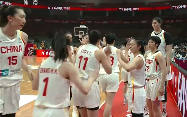 中国女篮获世预赛开门红！数据一目了然，不是韩旭，最大功臣是她